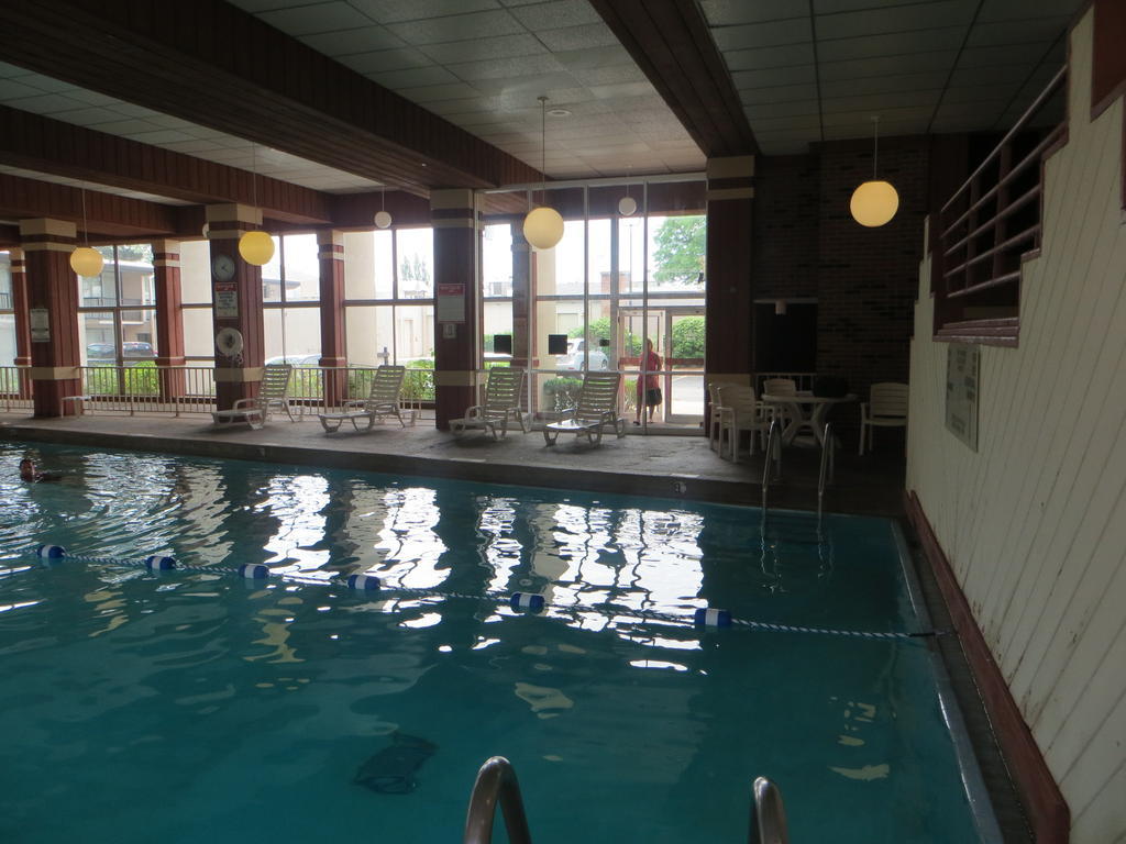 Rodeway Inn 斯科基 外观 照片