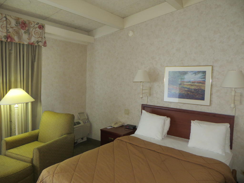 Rodeway Inn 斯科基 外观 照片