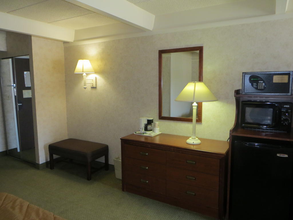 Rodeway Inn 斯科基 客房 照片